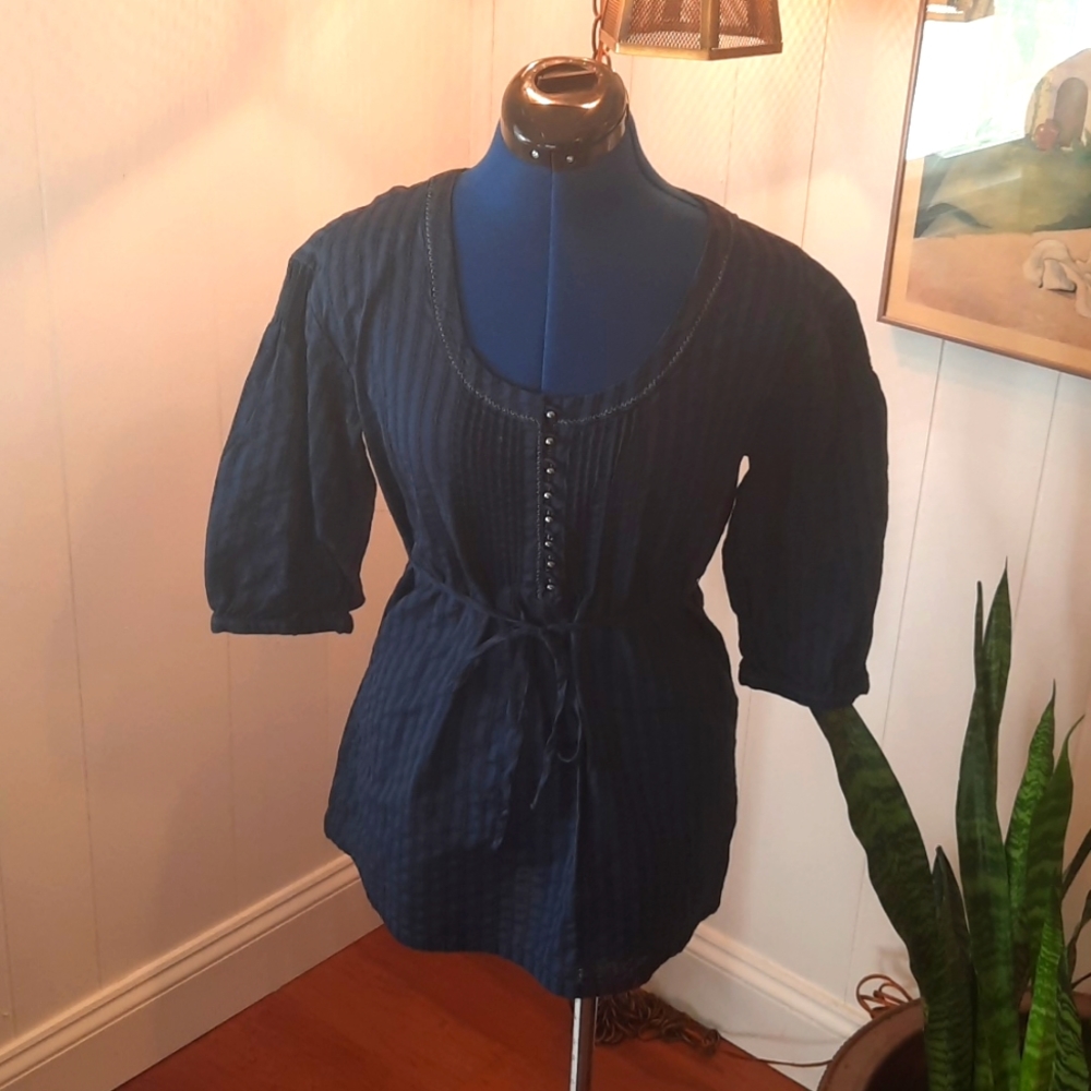 Navy blouse 🎉3 FOR $10🎉